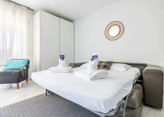 Bright With Parking Near & Old Town בית נופש *