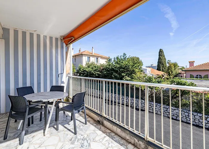 בית נופש Bright With Parking Near & Old Town *